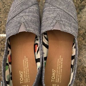 TOMS slip ons